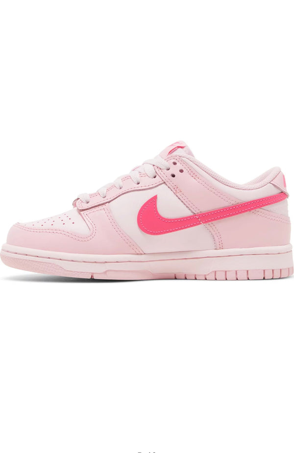 Nike dunk low triple pink