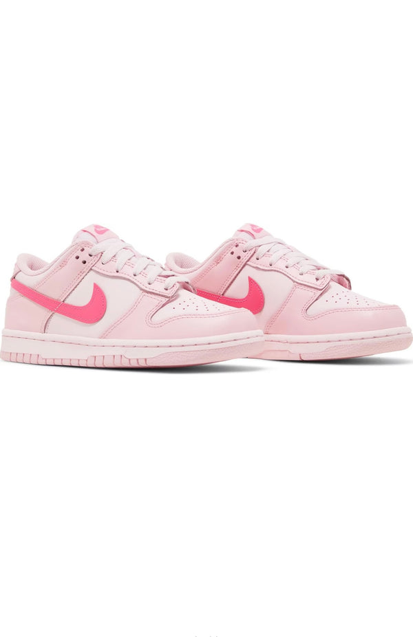 Nike dunk low triple pink