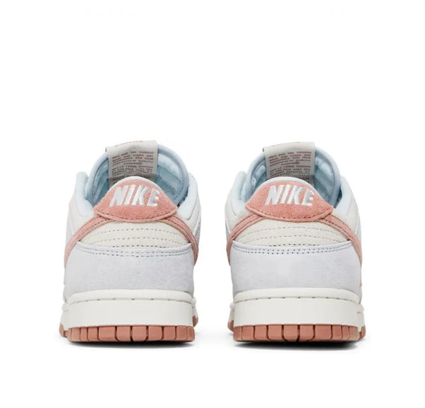 sneakers Nike Dunk Low Fossil Rose con tomaia in camoscio