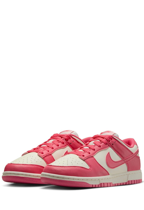 Nike Dunk Low Strawberry Fuchsia