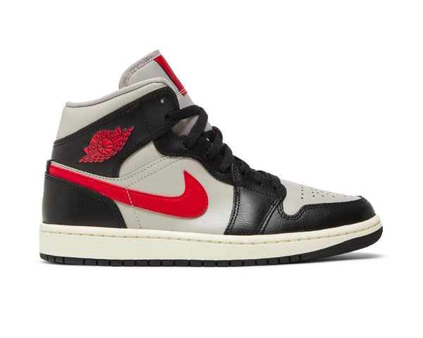 Air Jordan 1 mid black red