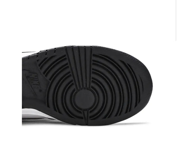 sneakers Nike Dunk High Panda Black and White 