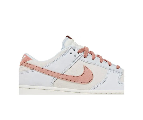 sneakers Nike Dunk Low Fossil Rose con tomaia in camoscio