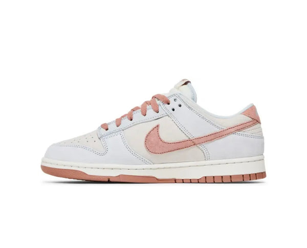 sneakers Nike Dunk Low Fossil Rose con tomaia in camoscio